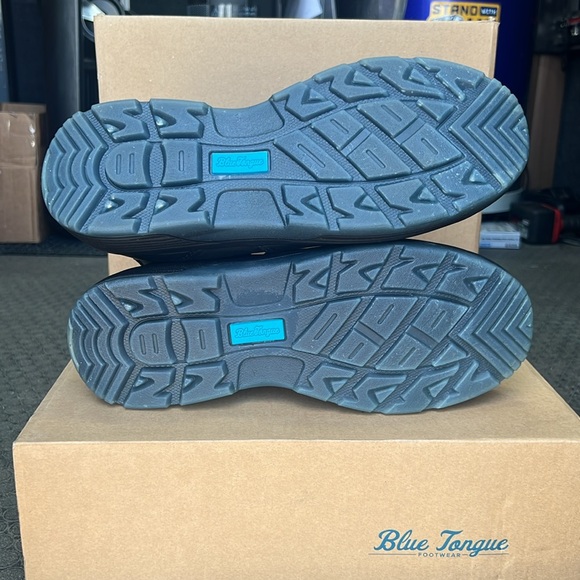 NWT Blue Tongue Footwear Slip-on Work Boots - Picture 3 of 3
